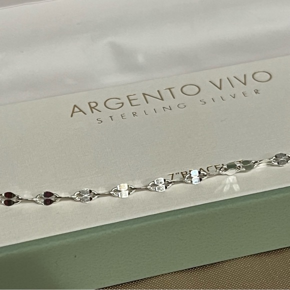 Argento Vivo Sterling Silver Disc Line Bracelet 7” NWB Dainty & Lightweight - Picture 10 of 10